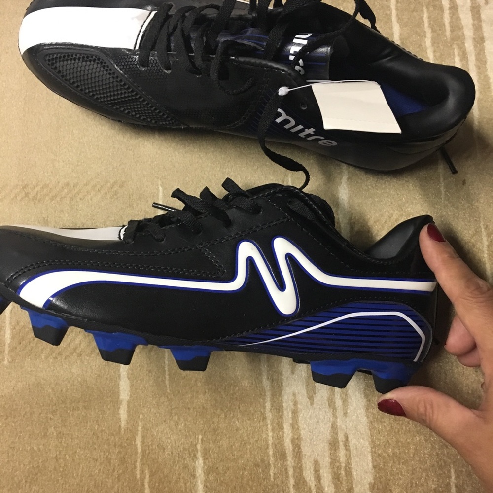 Soccer cleats